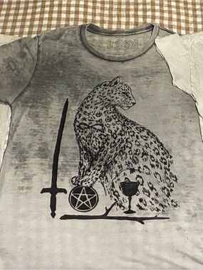 The Wild Unknown x 4th & Rose graphic tees bundle